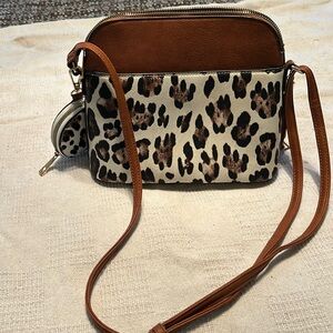 Ladies handbag for sale crossbody type leopard print